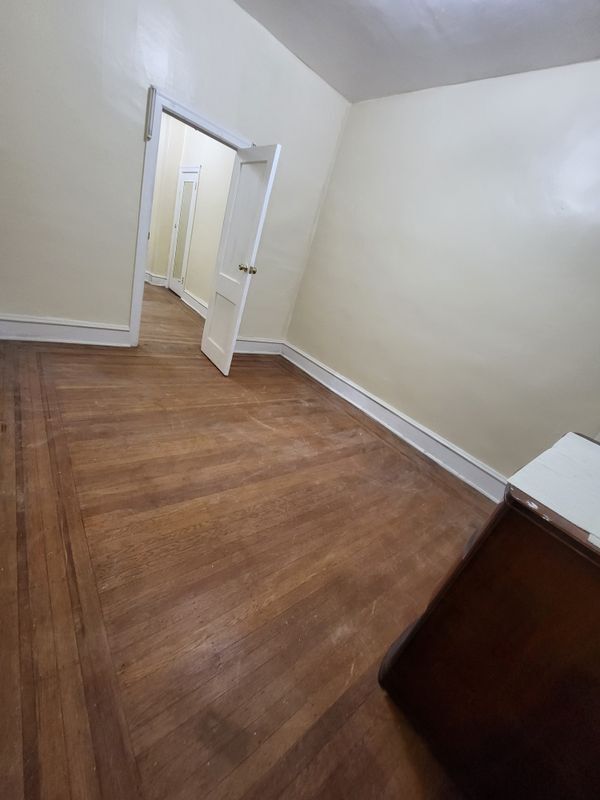 Foto del edificio - 261 S 63rd St