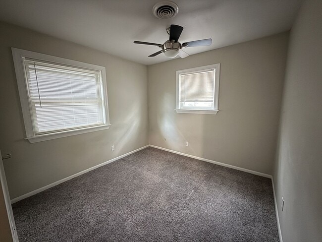 Building Photo - Lovely 3 Bed 2 bath home with vaulted ceiling