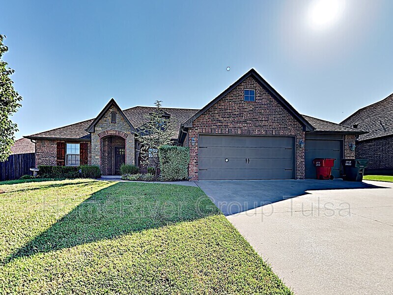 Primary Photo - 9307 N 95th E Pl