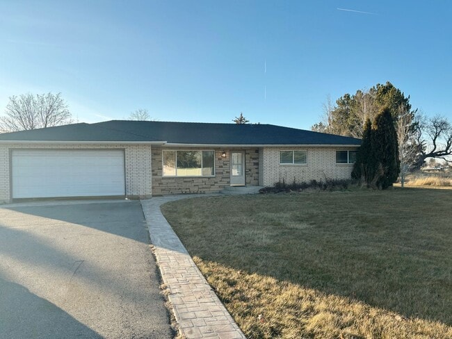 Building Photo - Spacious 6 Bed / 3 Bath Home in Rigby!