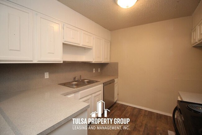 Foto del edificio - 12706 E 39th St