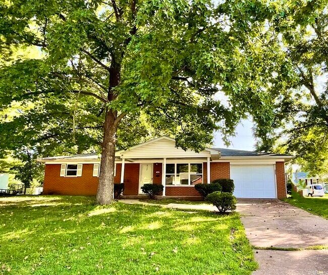 700 St Mary Dr, Belleville, IL 62226 House for Rent in Belleville, IL