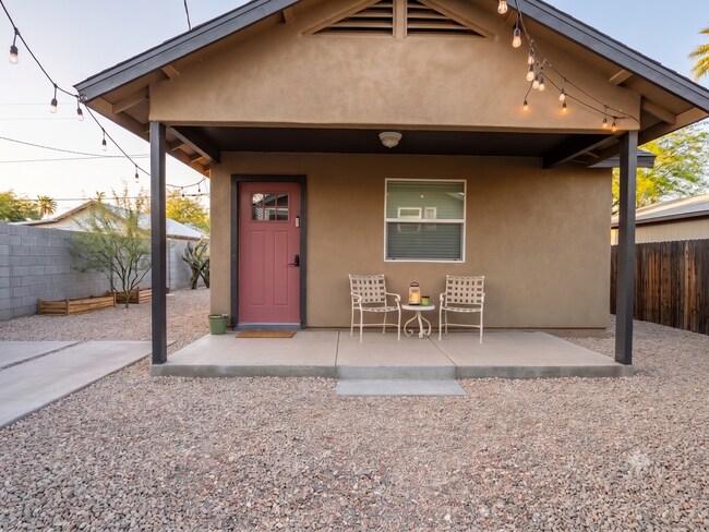 Building Photo - 2BR in the Heart of the Coronado Historic District — Steps from Local Dining & Downtown Phoenix