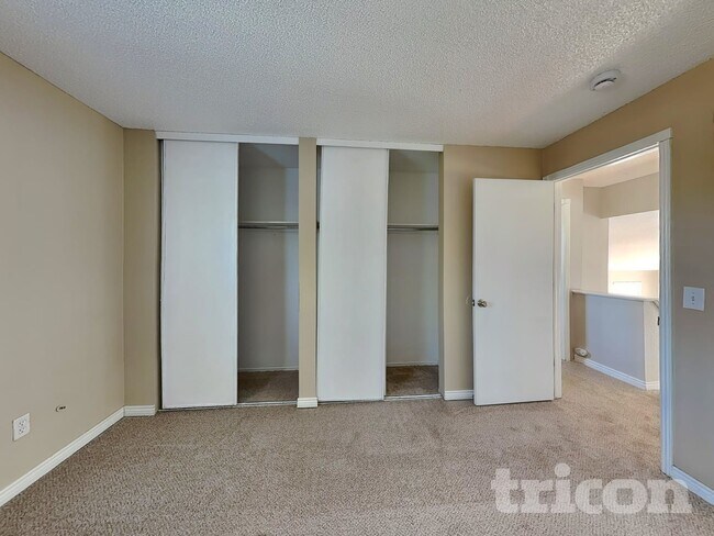 Foto del edificio - 5045 S Ventura St