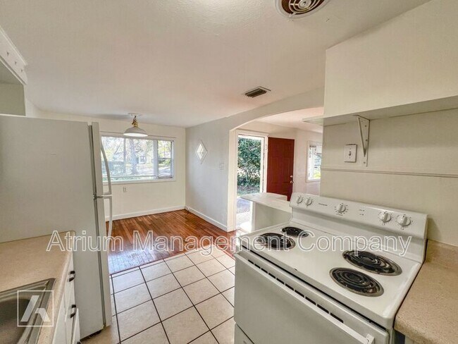 Foto del edificio - 1210 Cloverlawn Ave