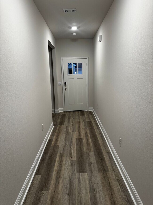 Foto del edificio - Brand new 5BR/3BA with Amenities Galore