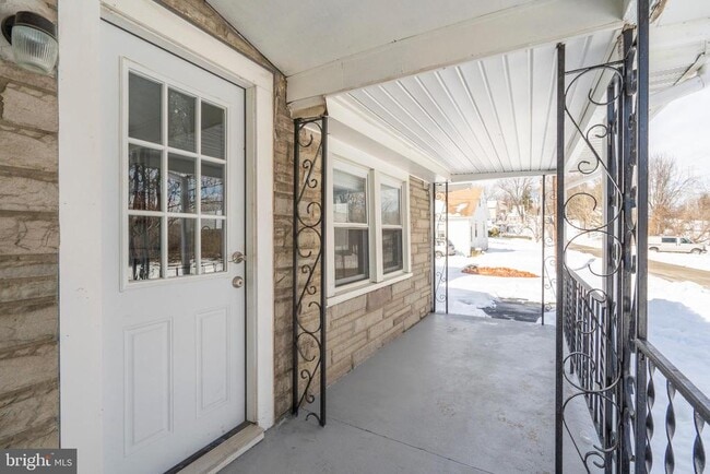 Foto del edificio - 329 Hillcrest Ave