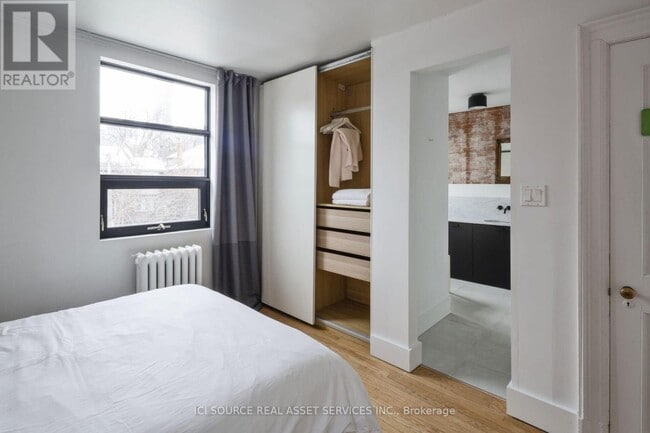 Photo du bâtiment - 70 Crescent Rd