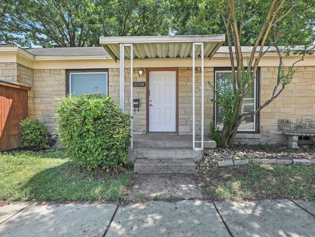 Building Photo - 6950 Hillcrest Ave