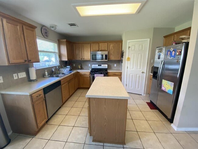 Foto del edificio - 11100 Shallow Water Rd