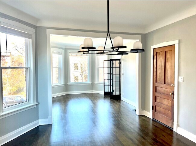 Foto del edificio - 2447 N Mozart St