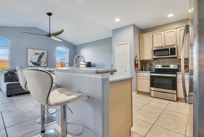 Building Photo - 321 Corvina Dr