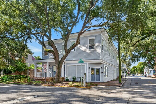 Foto del edificio - 221 W Duffy St