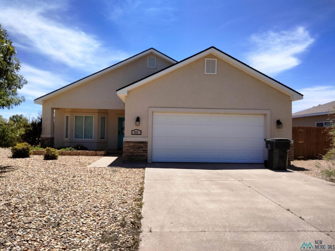 Primary Photo - 2021 Hali Ln