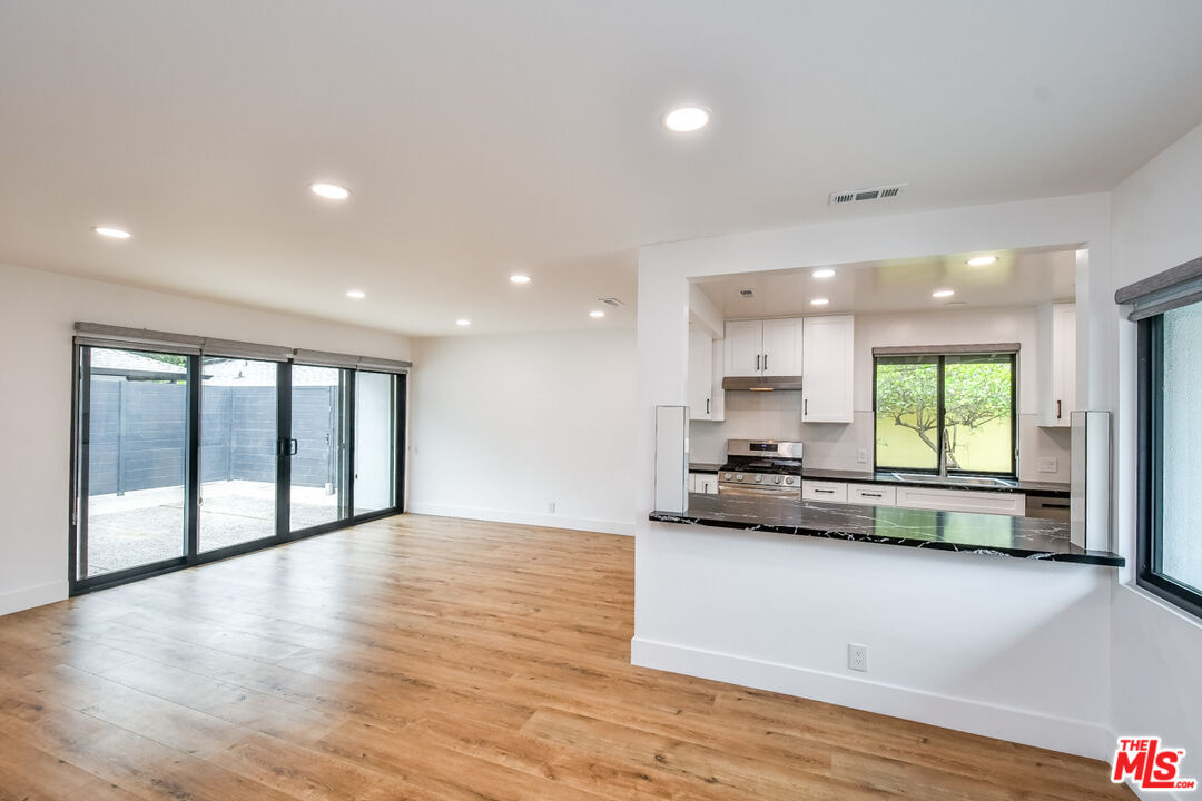 Foto principal - 270 Grace Dr