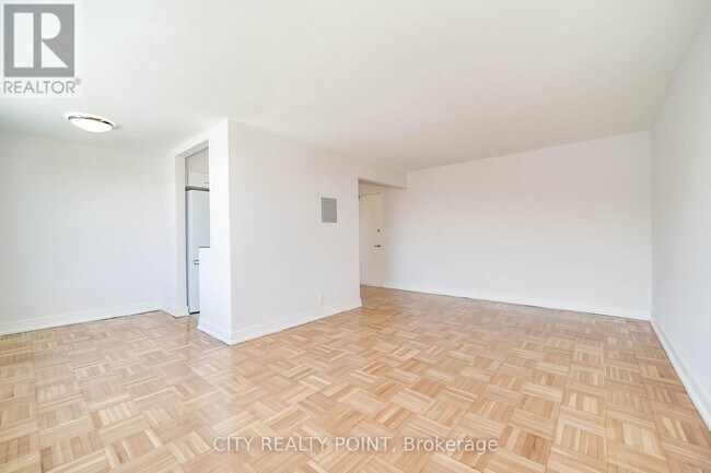 Photo du bâtiment - 1545 Bathurst St