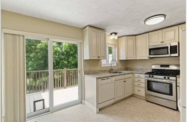 Building Photo - 269 Farrwood Dr