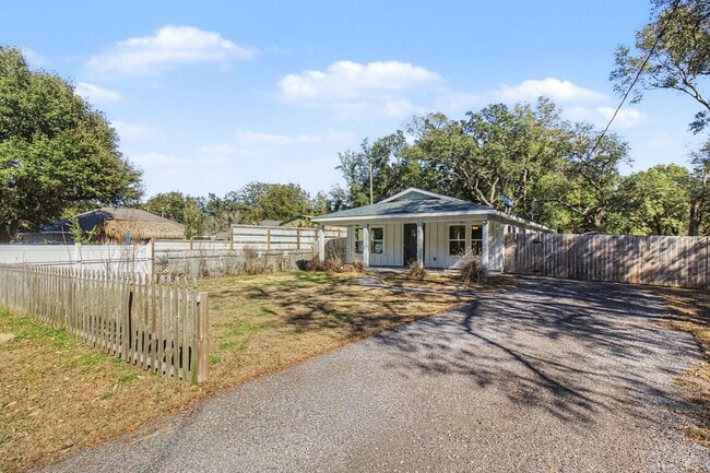 Building Photo - 5230 Richburg St