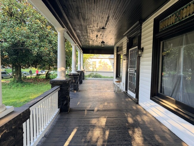 Building Photo - 3411 Duvall Ave