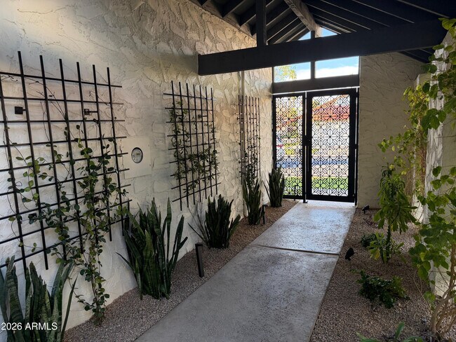 Foto del edificio - 5822 N Scottsdale Rd