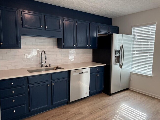 Foto del edificio - 3859 Meadow Creek Dr