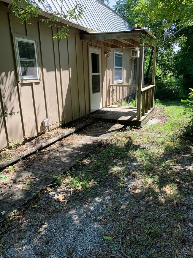 Building Photo - 2485 Meadville Ln
