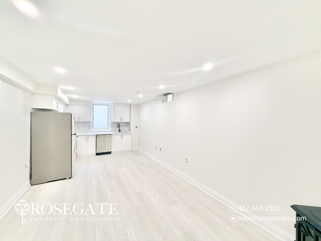Building Photo - Modern 1-Bedroom Basement Apartment with P...