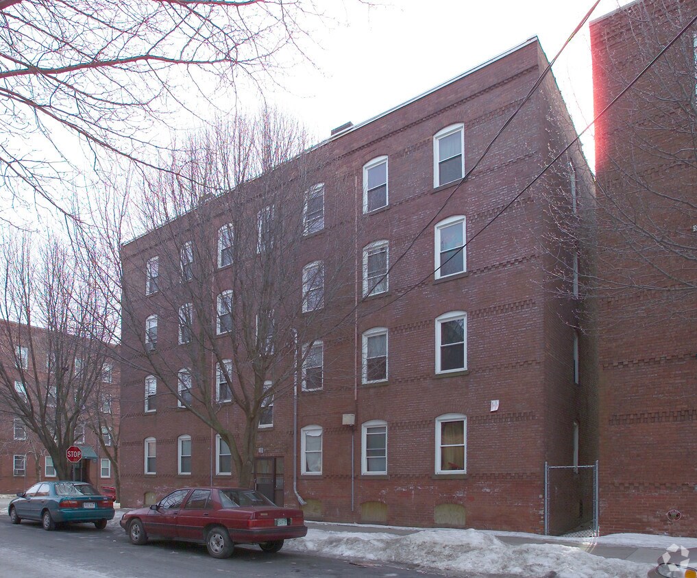 Primary Photo - 550 S Summer St
