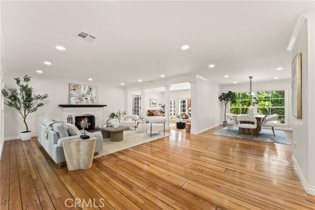 Foto del edificio - 4428 Saugus Ave