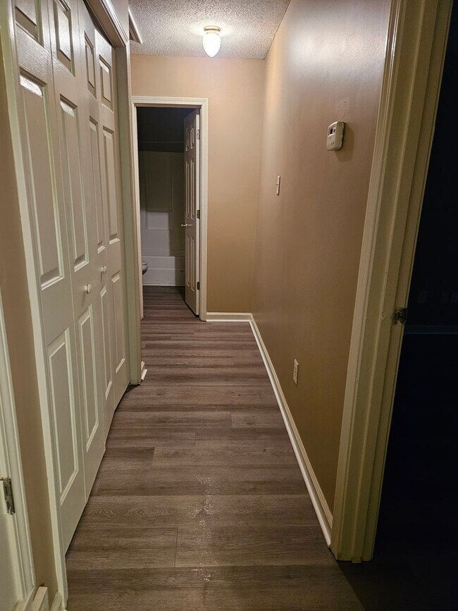 Building Photo - Available Now! MOVE IN SPECIAL $250 OFF FI...