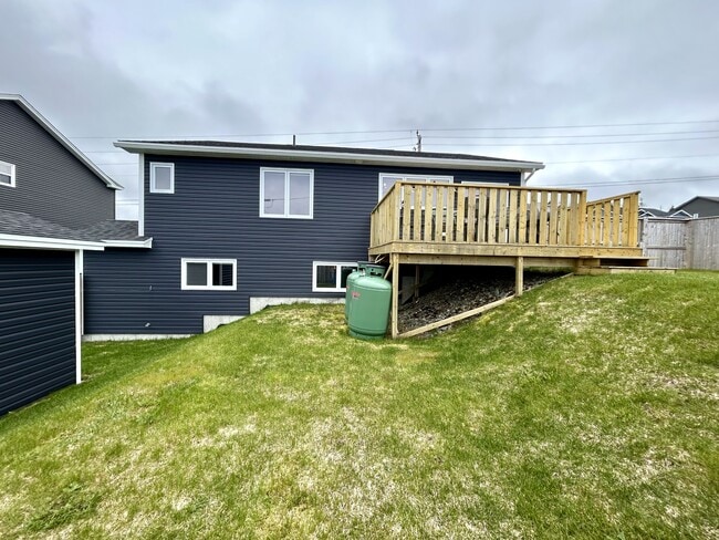 Building Photo - 40 Markham Dr