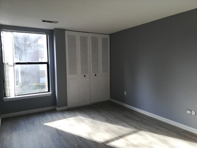 Building Photo - 38 Shrewsbury Green Dr