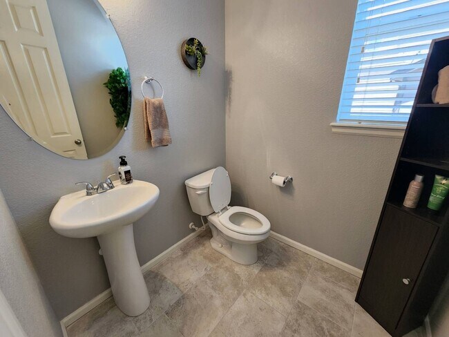 Building Photo - Stunning 4/3/3 Home in Banning Lewis Ranch!!!