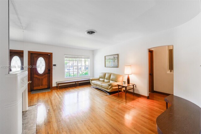 Foto del edificio - 3031 SW 2nd Ave