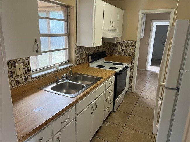 Foto del edificio - 3350 Van Nuys Loop