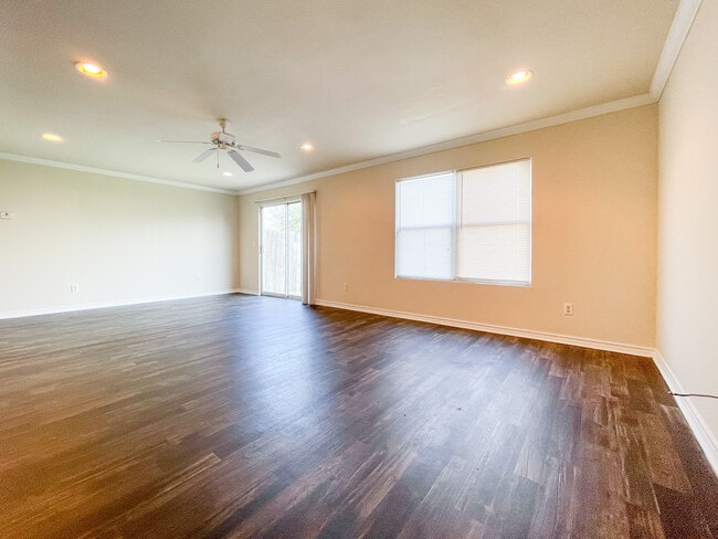 Building Photo - 309 Gurley Ln