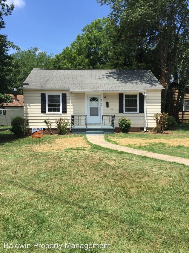 Primary Photo - 2026 Hoover St