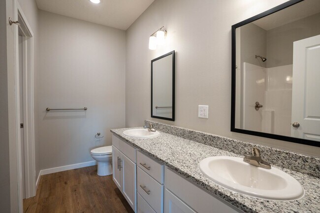 Building Photo - BRAND NEW 3 BEDROOM HOME WITH 3 CAR GARAGE
