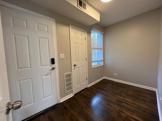 Foto del edificio - 2 bedroom in Chicago IL 60647
