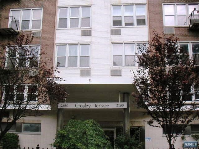 Primary Photo - 2160 Center St