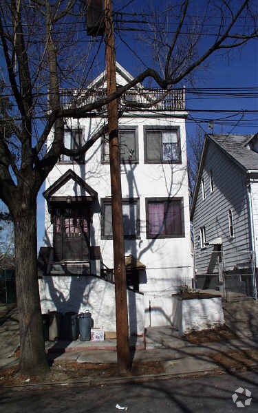 Primary Photo - 931 Cranford Ave