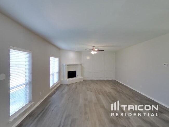 Building Photo - 8401 Manchester Dr