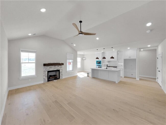 Building Photo - 4843 Farmhouse St