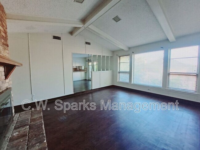 Foto del edificio - 4106 Cedar Creek Dr