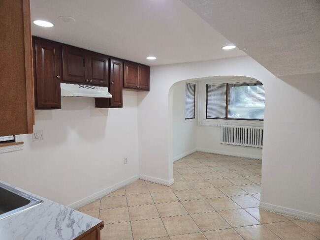 Building Photo - 5746 W 64th Pl