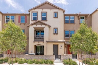 Building Photo - 28048 Oakdale Dr