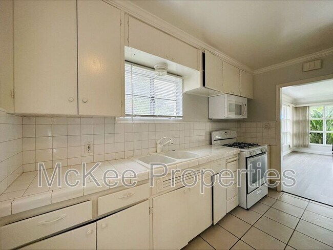 Foto del edificio - 907 Hayes Ave