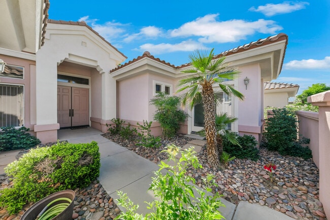 Building Photo - 78549 Links Dr