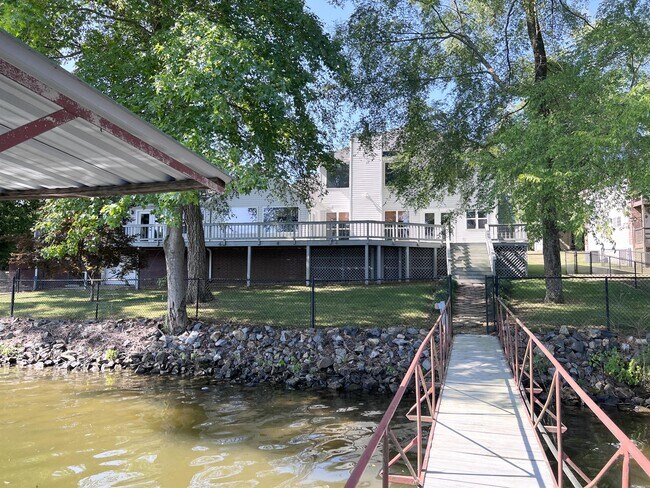 Foto del edificio - 115 Springbrook Point