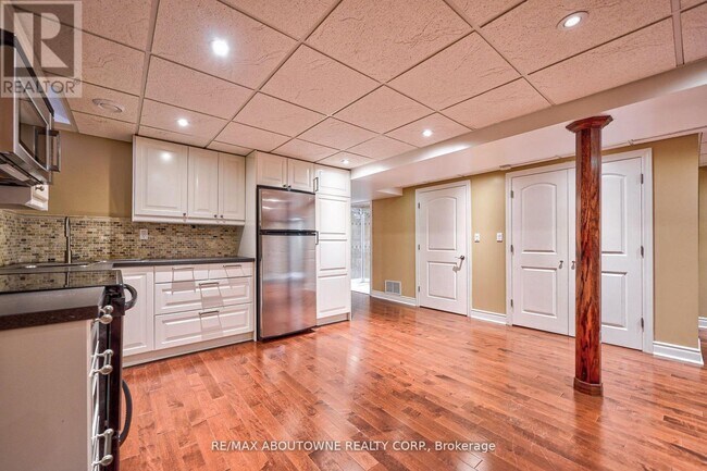 Building Photo - 104 Cabinet Crescent